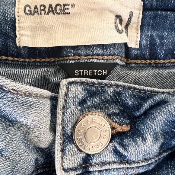 Garage Distressed Boyfriend Jean Shors - Picture 2 of 4
